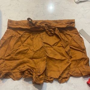Crepe Style Gold Lizard Thicket Shorts
